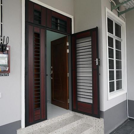 Badok Chomey Homestay Tok Jembal Kampong Tanjong Gelam Exterior photo