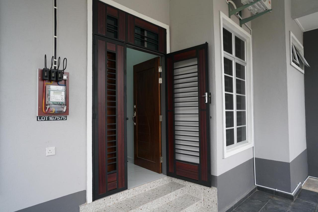 Badok Chomey Homestay Tok Jembal Kampong Tanjong Gelam Exterior photo